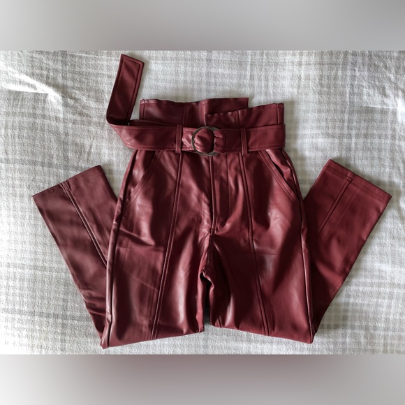 NWT VICI Livi pocketed high rise Faux leather belted pants - Picture 4 of 6